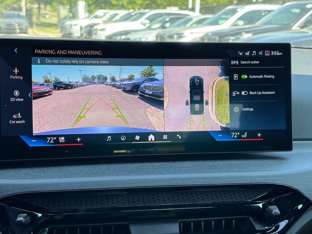 New 2026 BMW 330i xDrive Sedan w/ Premium Package AWD/4WD image 18