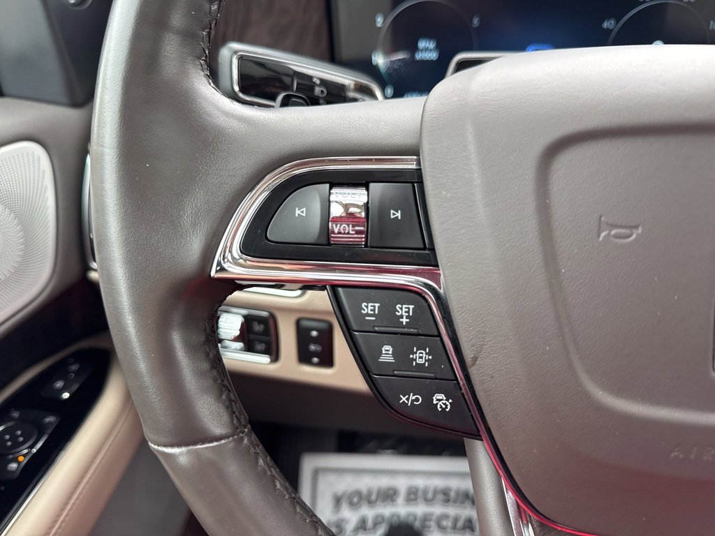 Used 2022 Lincoln Navigator L Reserve image 9