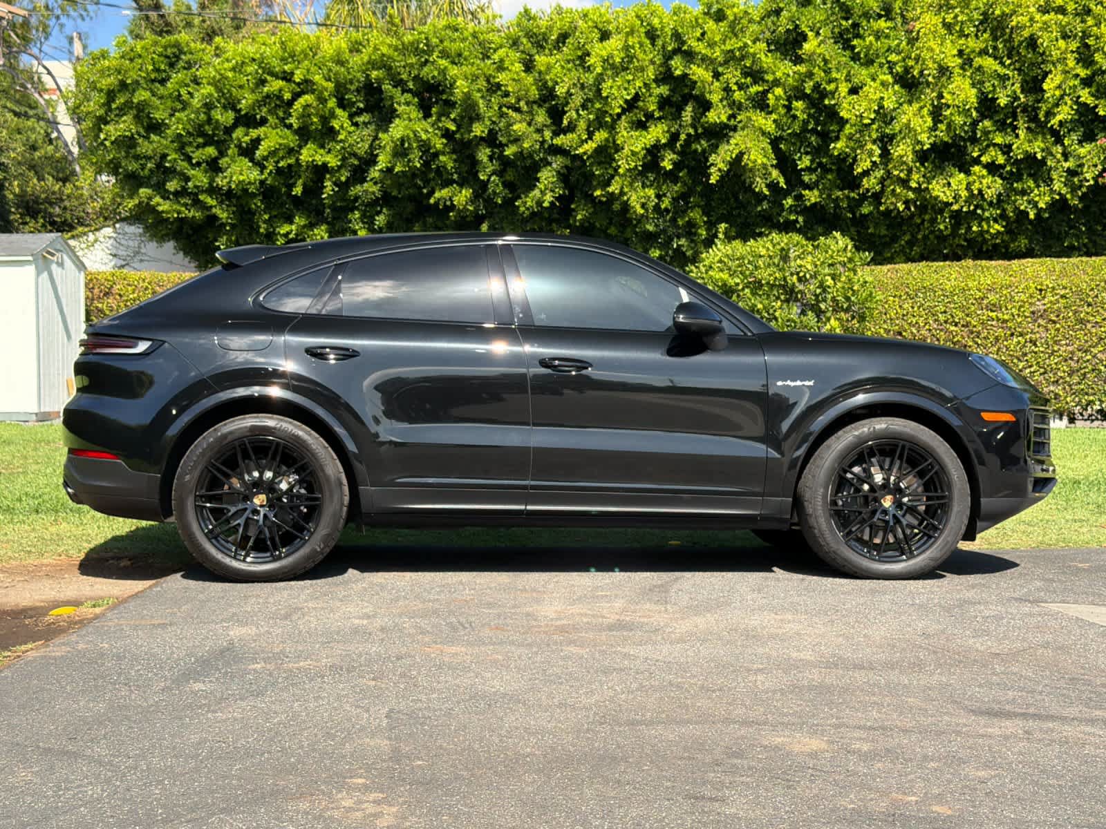 Used 2024 Porsche Cayenne Coupe AWD/4WD image 9