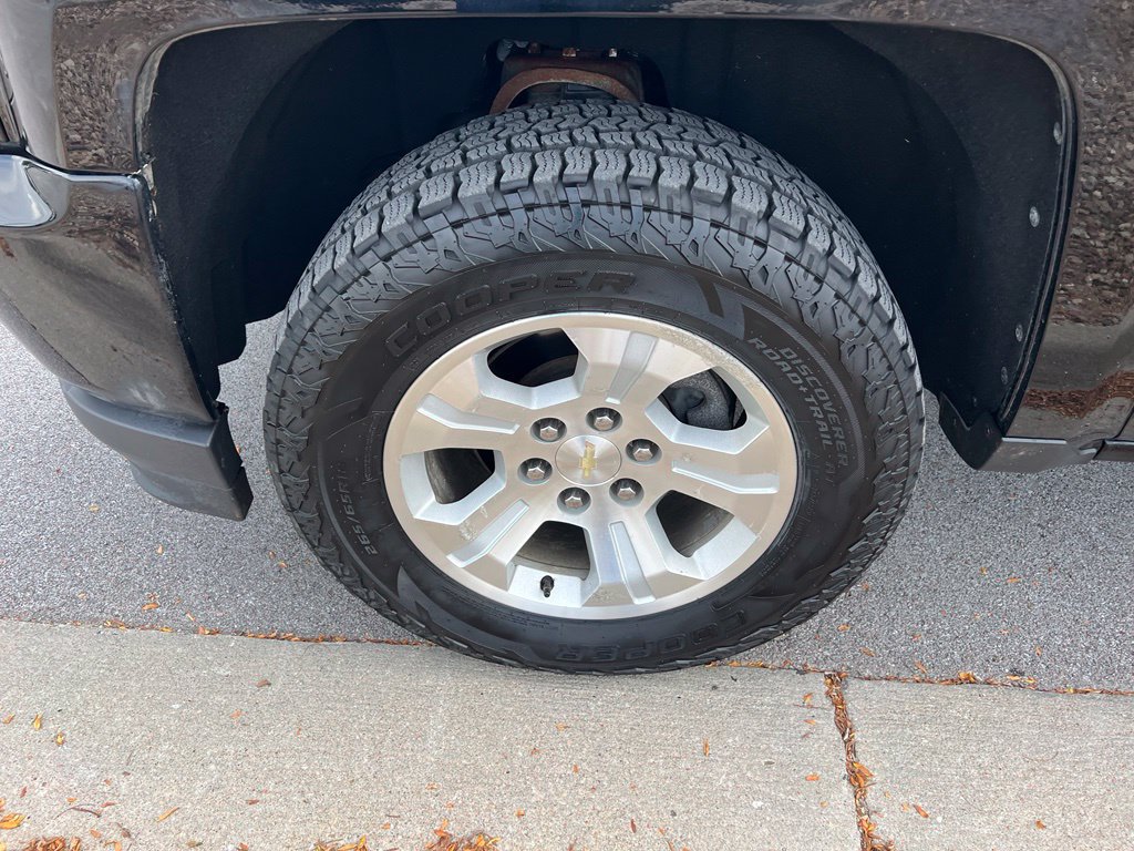 Used 2018 Chevrolet Silverado 1500 LT w/ All Star Edition AWD/4WD image 12