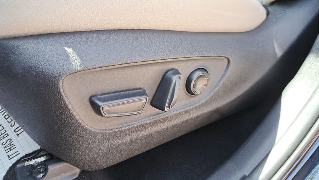 Used 2025 Toyota Grand Highlander AWD Hybrid image 18