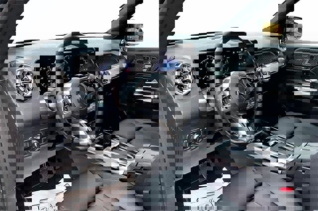 Used 2025 Mercedes-Benz GLB 250 250 image 20