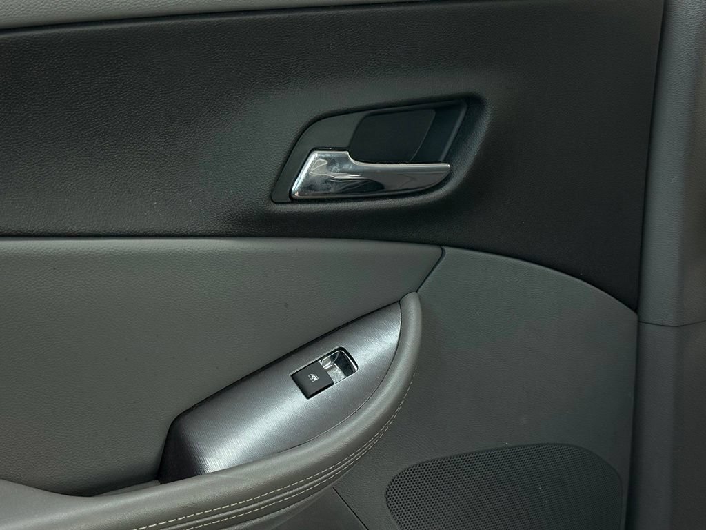 Used 2015 Chevrolet Impala LS FWD image 31