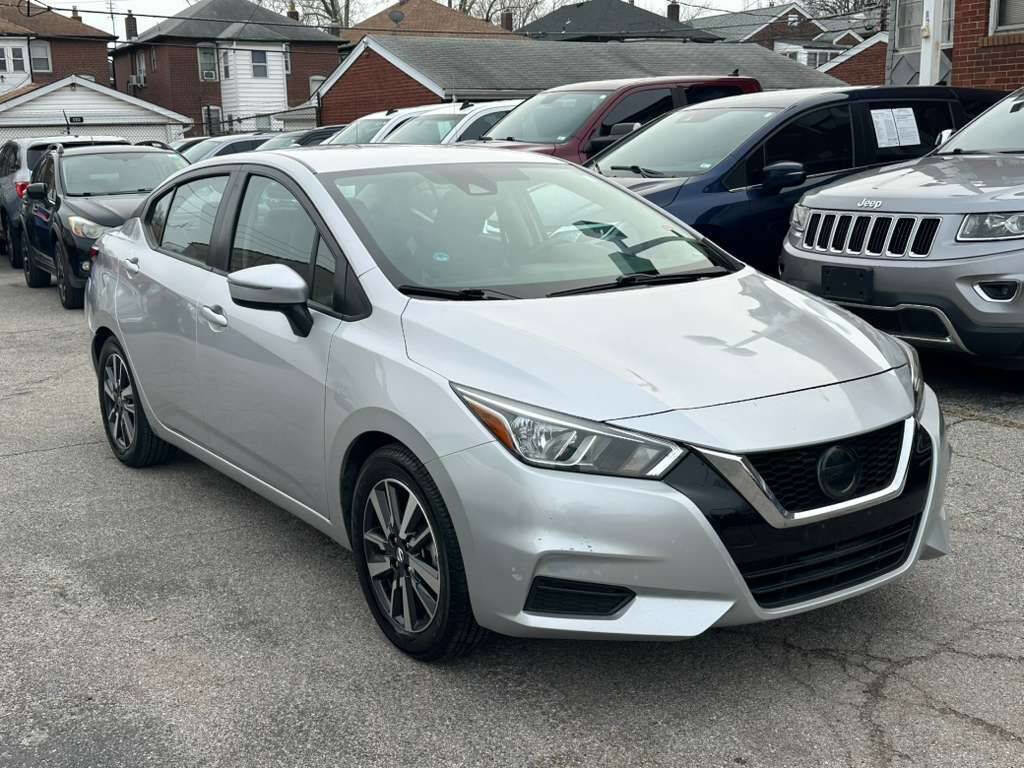 Used 2020 Nissan Versa SV FWD image 3