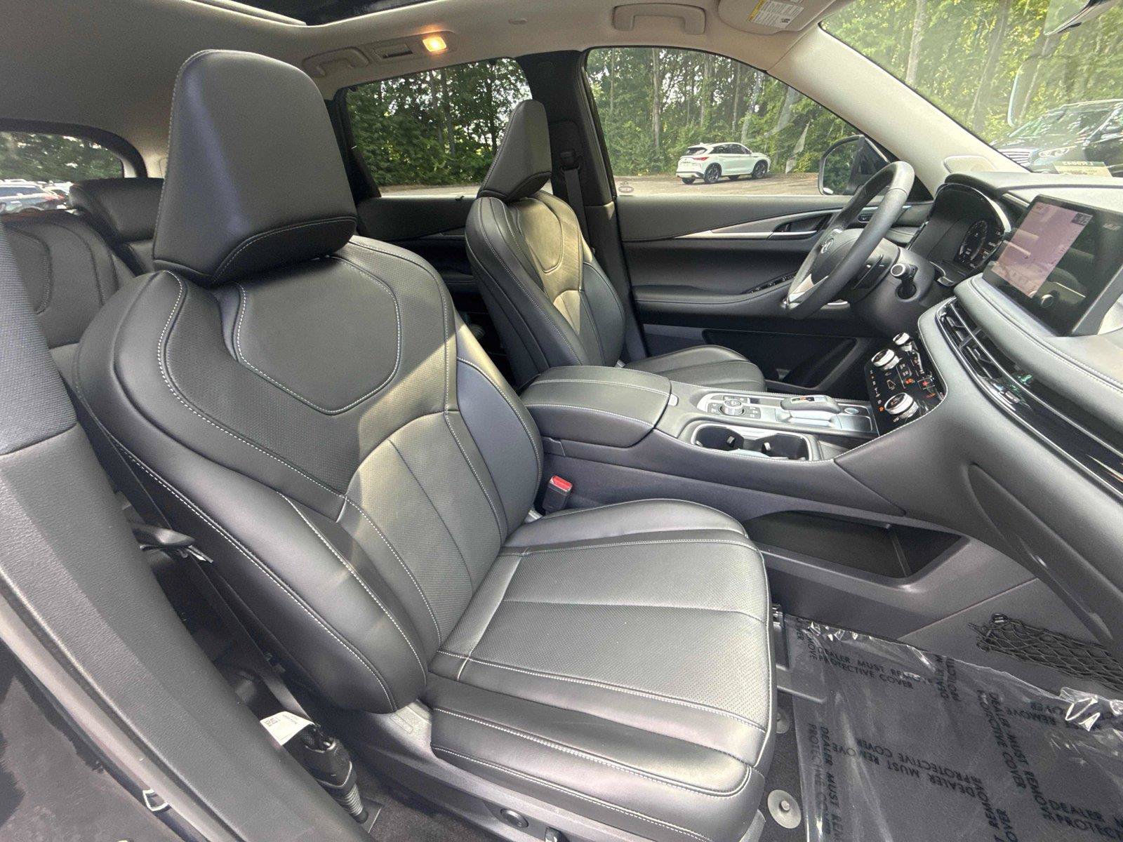 Used 2025 INFINITI QX60 Luxe w/ Lighting Package (N94) FWD image 26