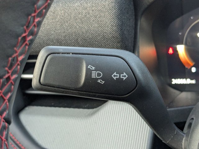 Used 2025 Ford Explorer ST-Line w/ ST-Line Street Pack AWD/4WD image 6