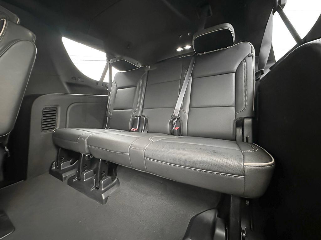 Used 2023 Chevrolet Suburban Premier image 19