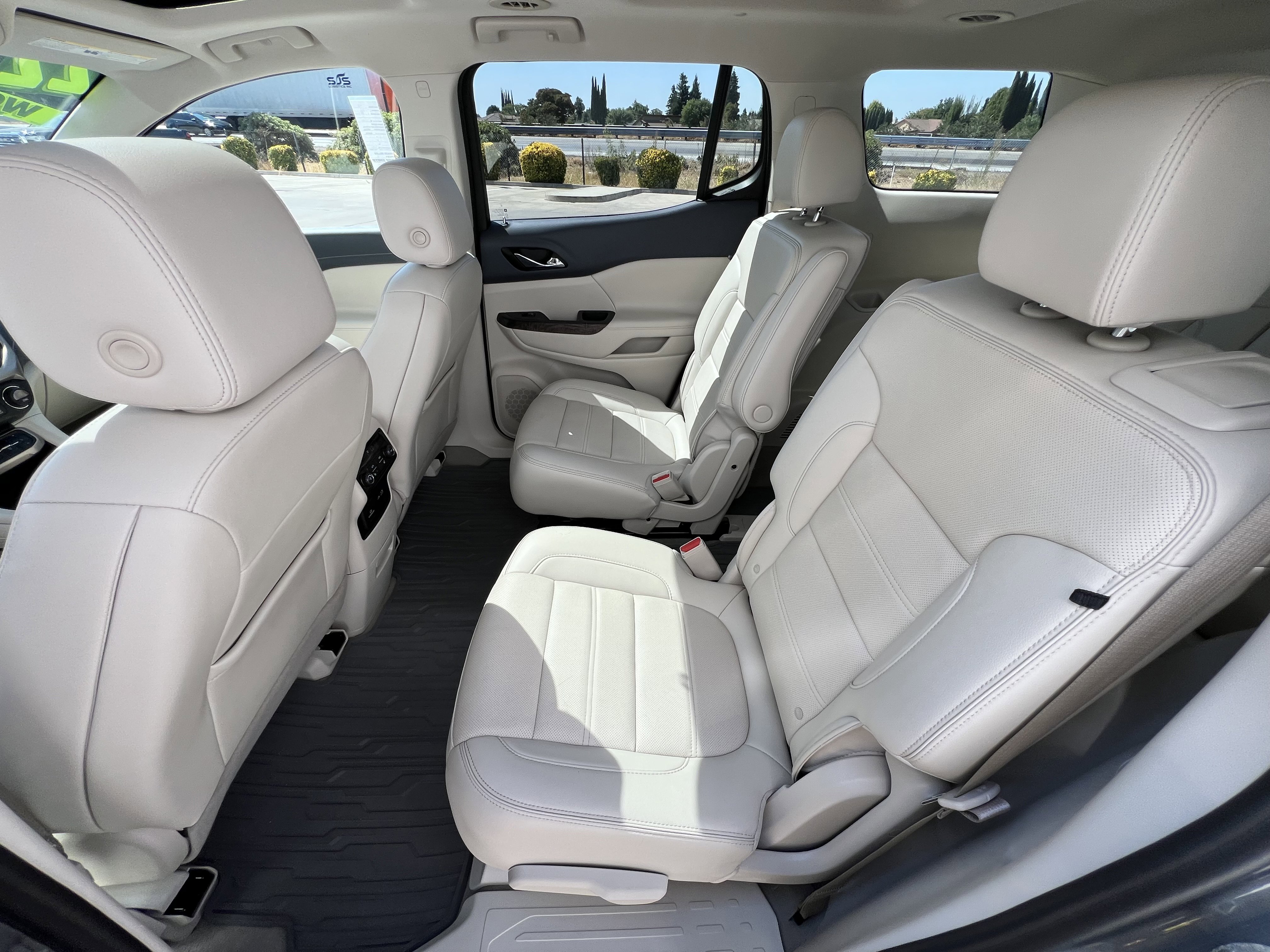 Used 2022 GMC Acadia Denali w/ Denali Ultimate Package image 31