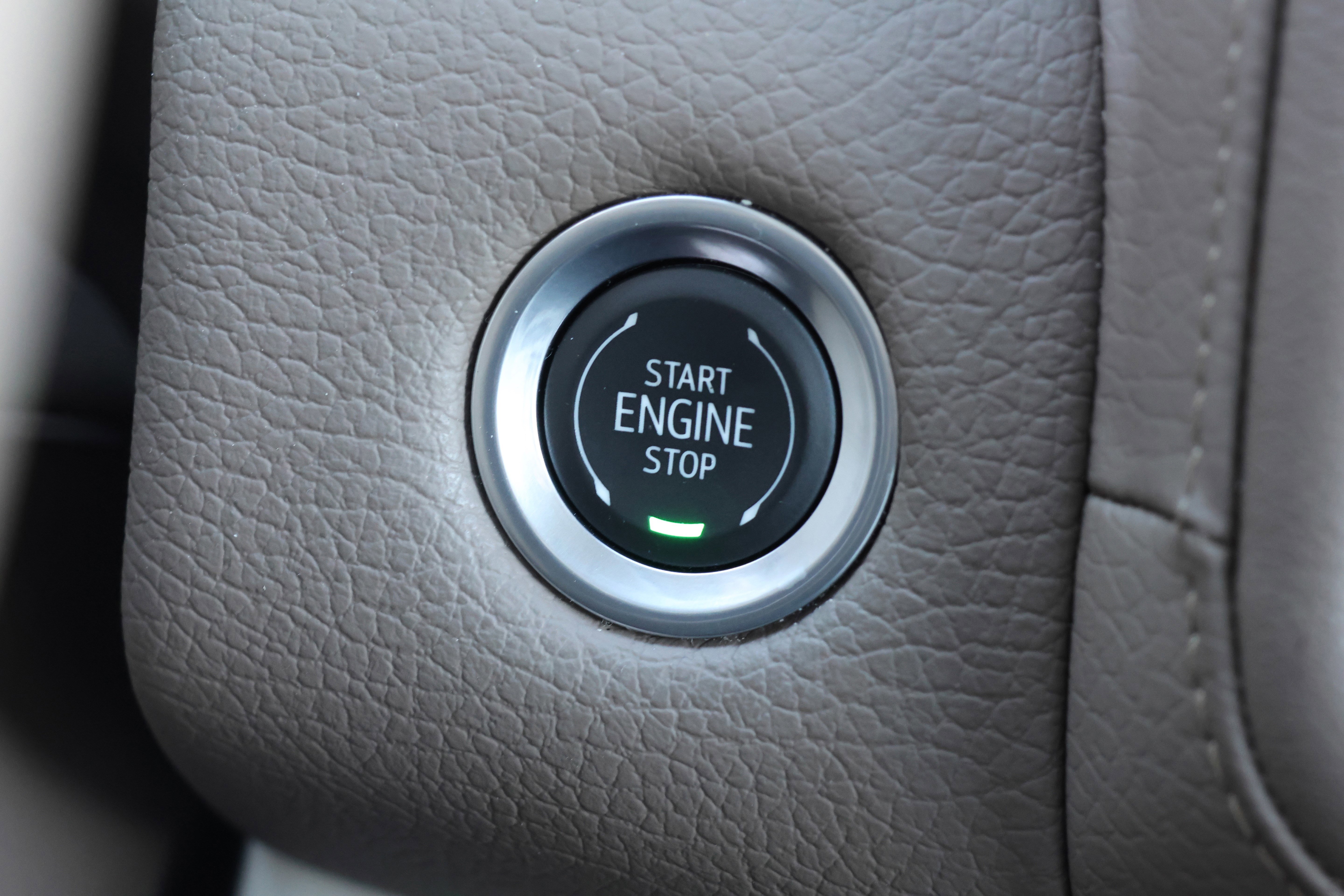 Used 2024 GMC Yukon XL Denali w/ Denali Reserve Package image 27