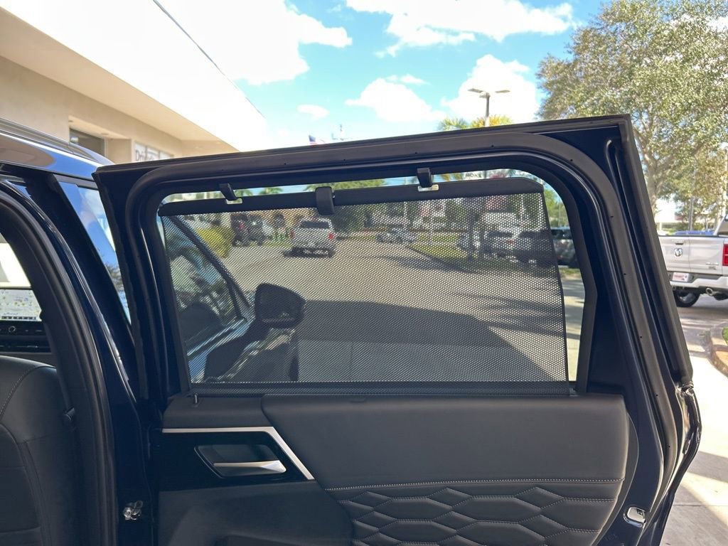 New 2025 Mitsubishi Outlander SEL image 32