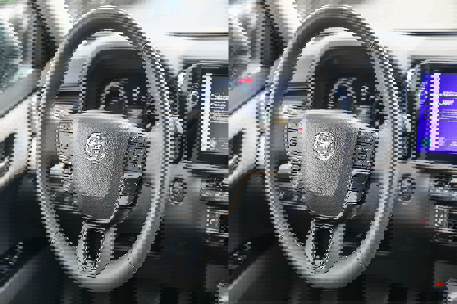 Used 2025 Toyota Camry XLE image 11