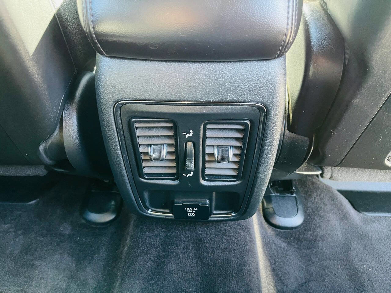 Used 2018 Jeep Grand Cherokee Altitude image 40