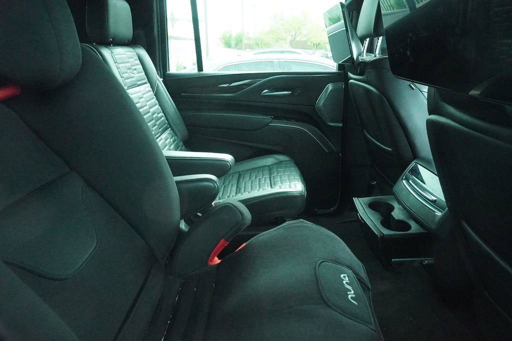 Used 2023 Cadillac Escalade ESV Sport Platinum w/ LPO, ONYX Package image 7