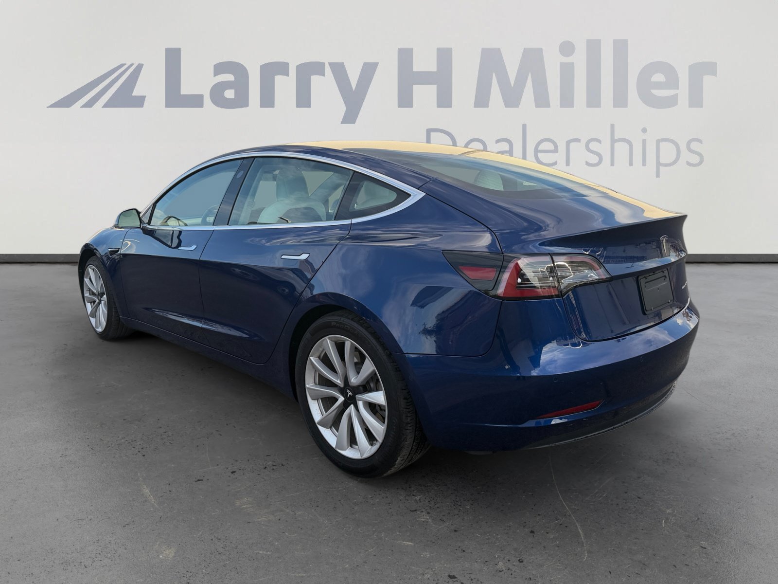 Used 2019 Tesla Model 3 Long Range AWD/4WD image 3