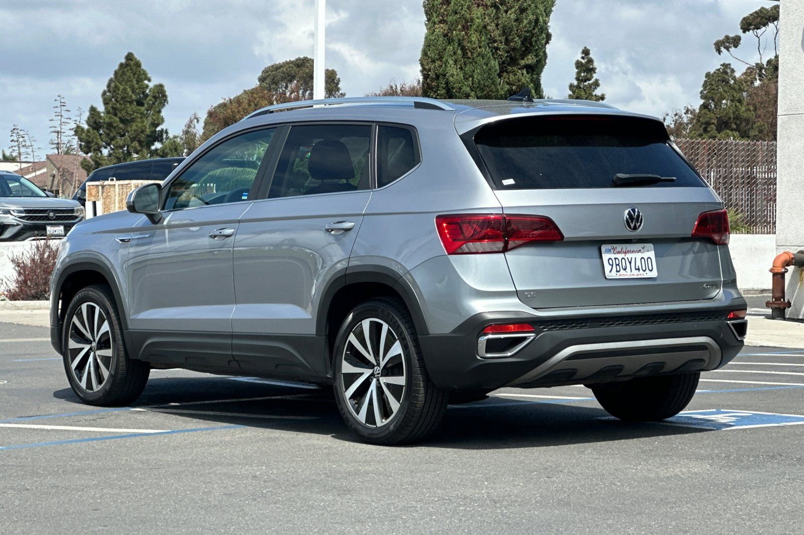 Used 2022 Volkswagen Taos SE AWD/4WD image 6