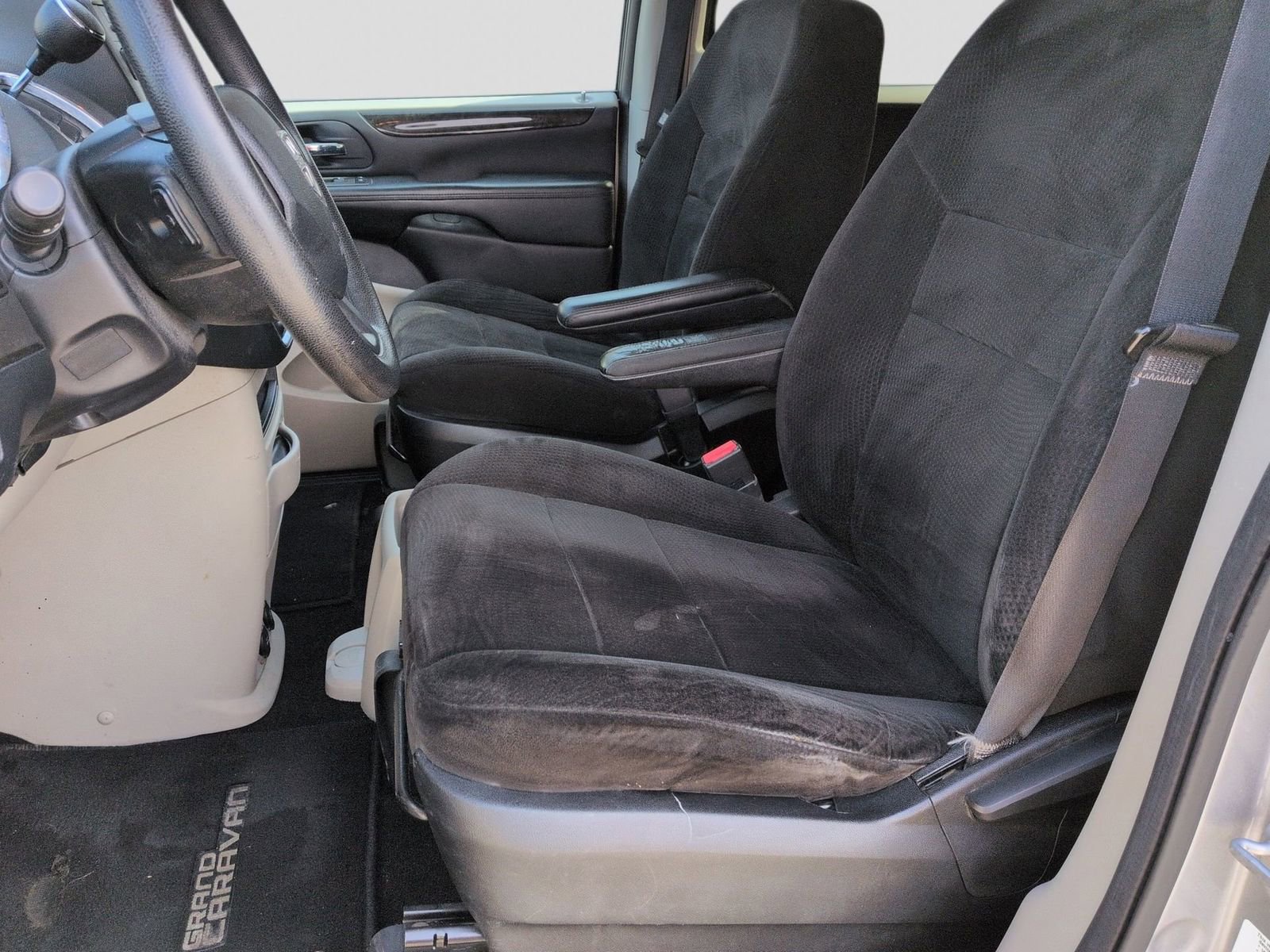 Used 2013 Dodge Grand Caravan SE image 19