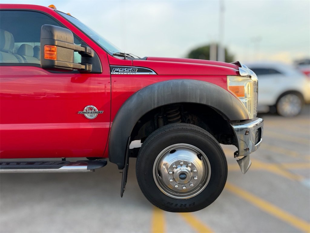 Used 2011 Ford F550 4x4 Crew Cab Super Duty w/ XLT Interior Pkg image 5