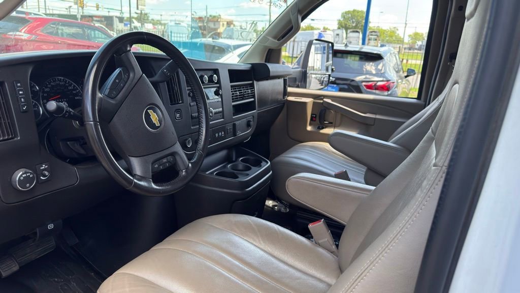 Used 2021 Chevrolet Express 3500 w/ Power Convenience Package RWD image 9