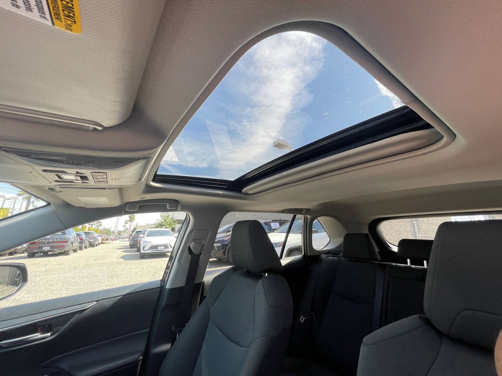 Used 2025 Toyota RAV4 XLE w/ Convenience Package image 30