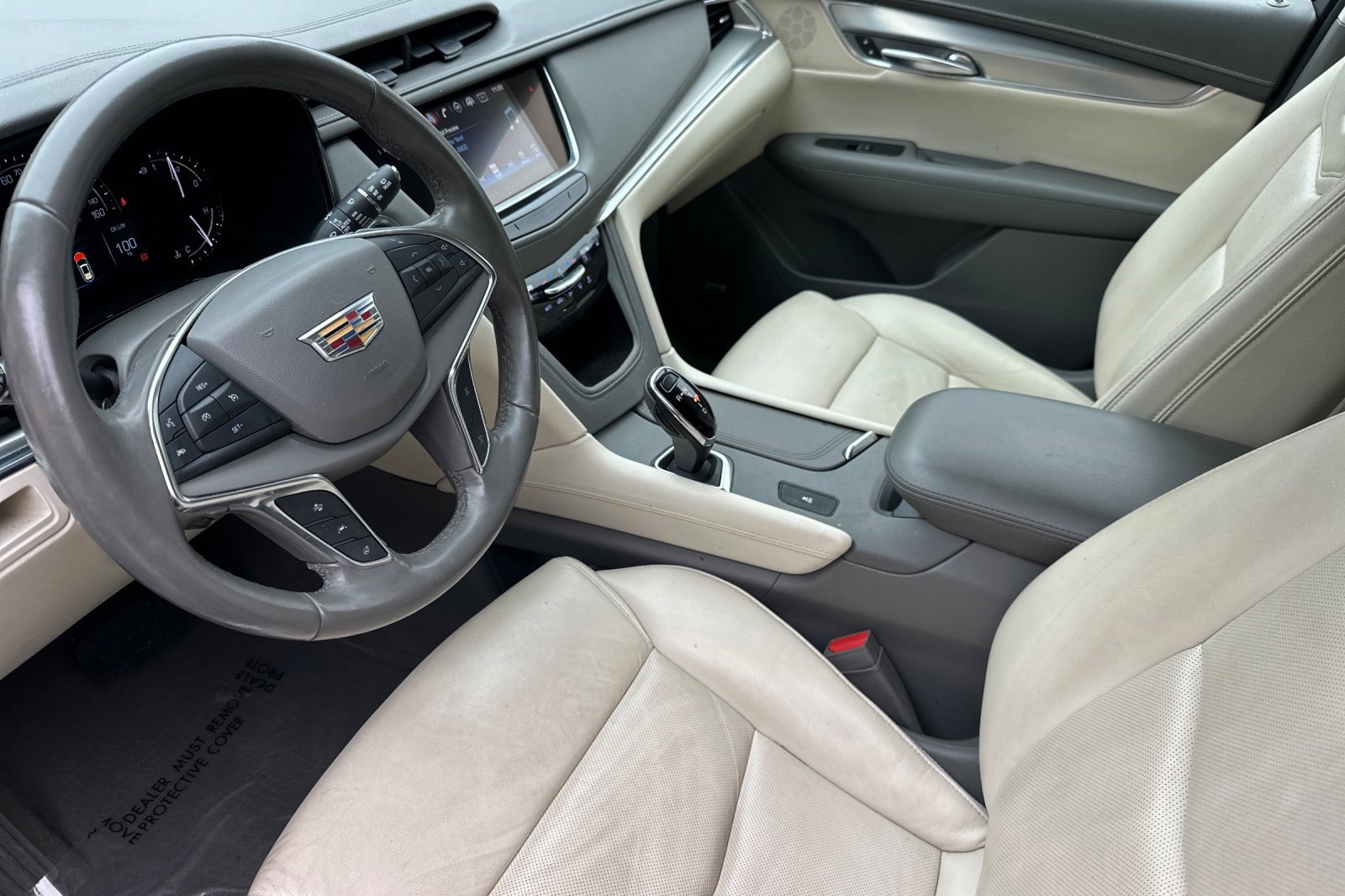 Used 2018 Cadillac XT5 Luxury w/ Driver Awareness Package image 4
