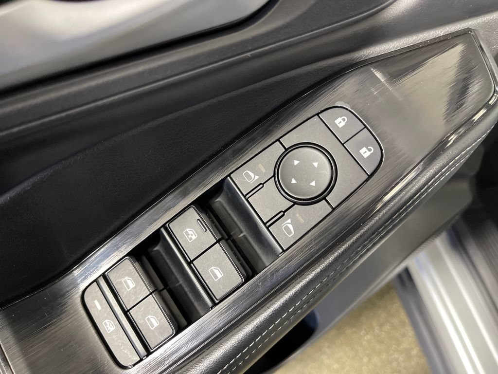 Used 2025 Nissan Rogue SV FWD image 18