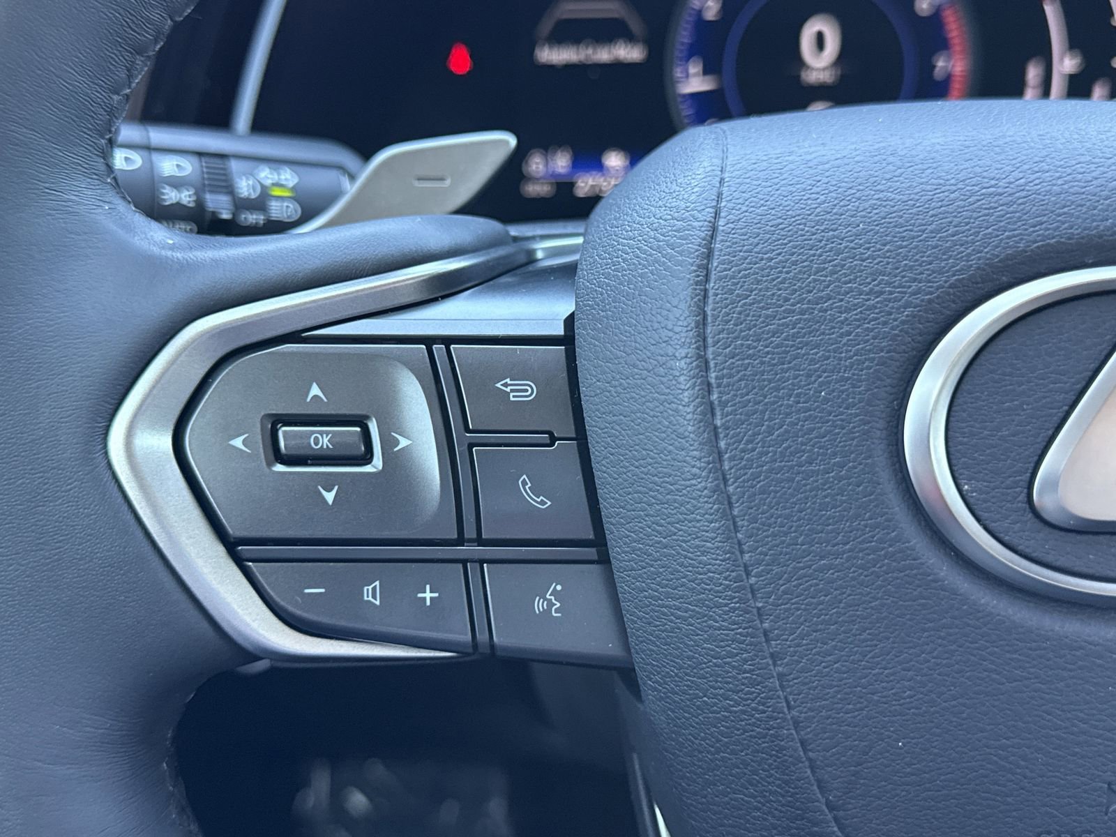 Used 2024 Lexus RX 350 FWD w/ Technology Package image 14