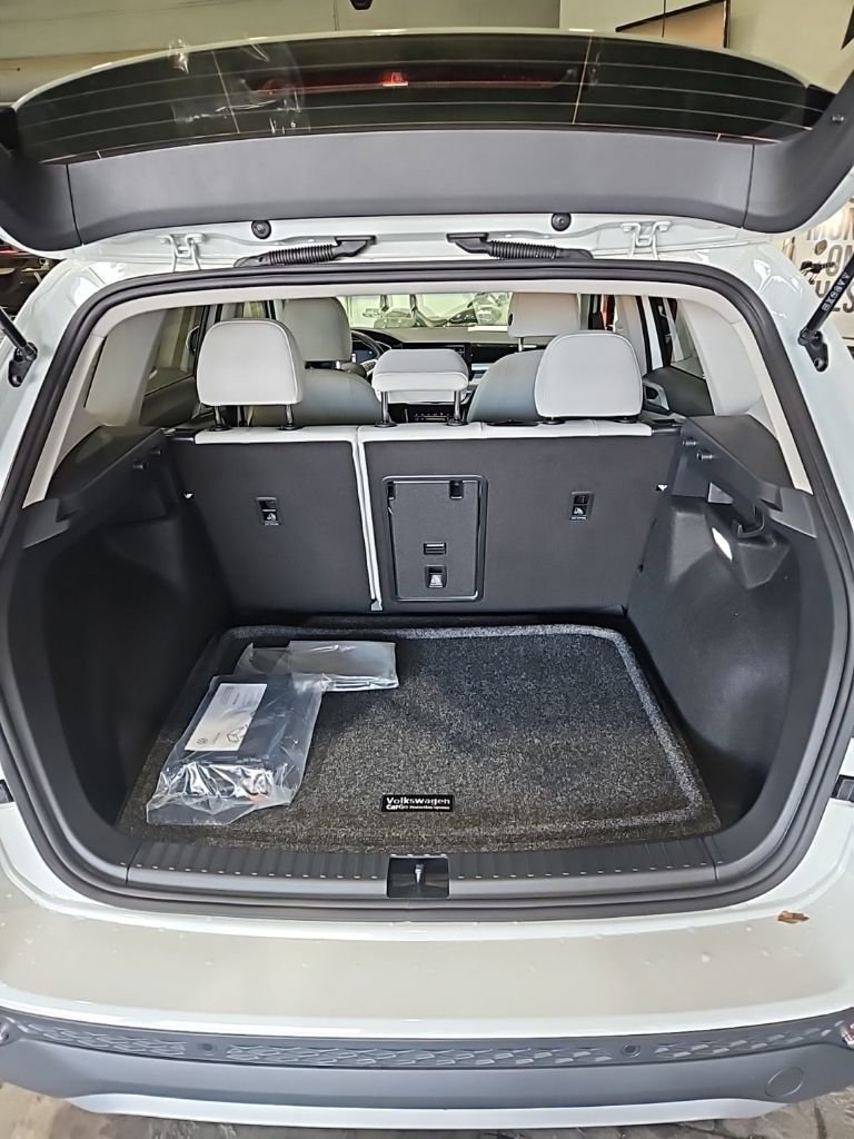 New 2026 Volkswagen Taos SE image 19
