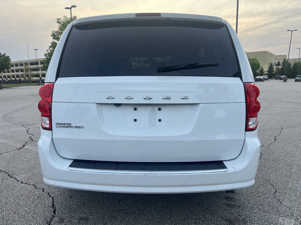 Used 2019 Dodge Grand Caravan SE w/ UConnect Hands-Free Group FWD image 4