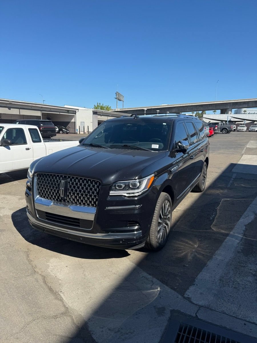 Certified 2023 Lincoln Navigator L Black Label AWD/4WD image 6