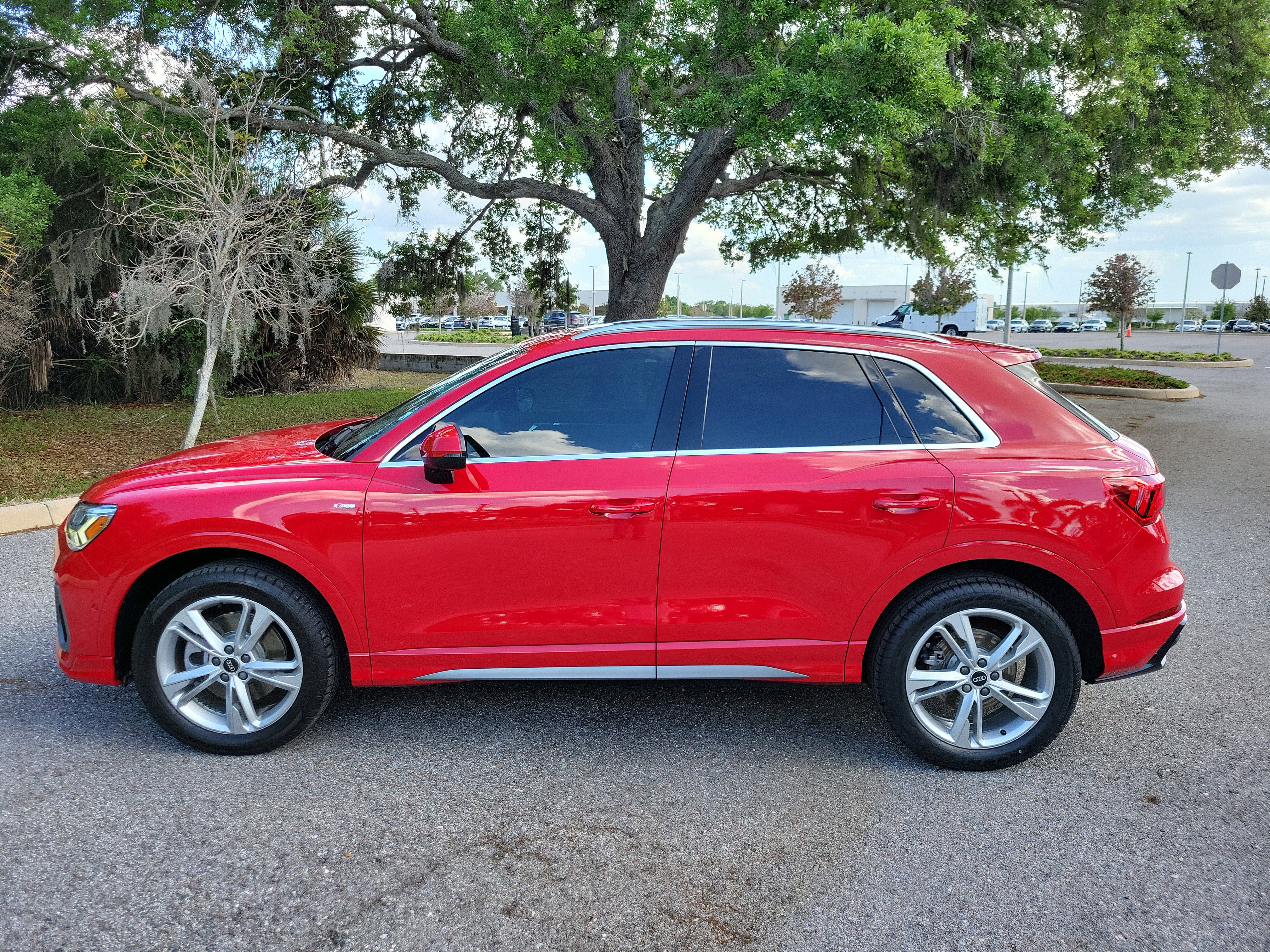 Used 2021 Audi Q3 2.0T Premium Plus w/ Premium Plus Package image 7