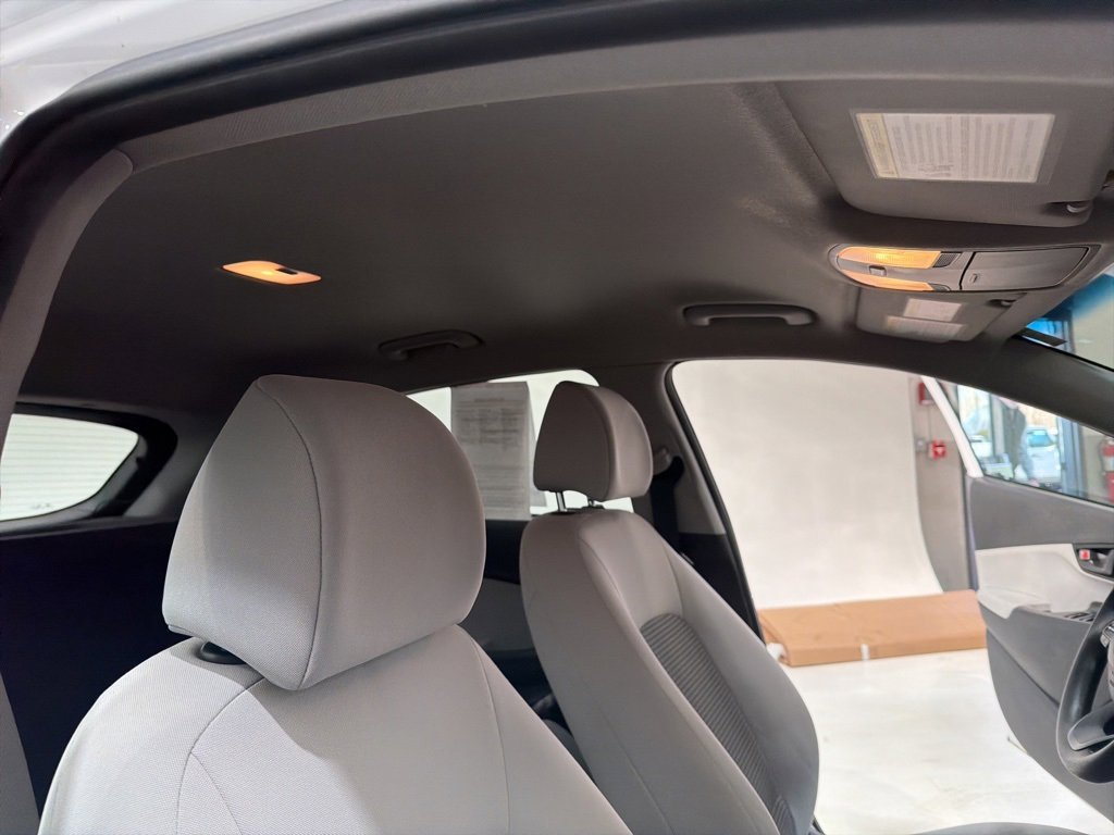 Used 2022 Hyundai Kona SE image 26