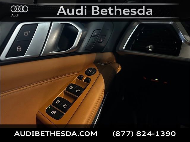 Used 2025 BMW X5 xDrive40i w/ M Sport Package image 15