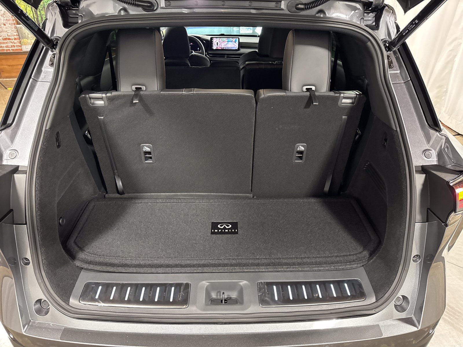 New 2027 INFINITI QX60 Sport w/ Dark Cargo Package AWD/4WD image 26