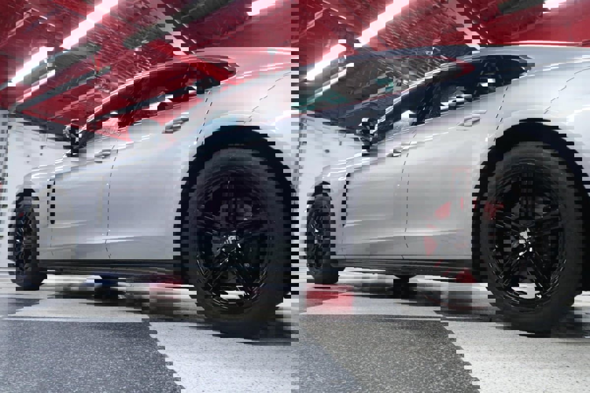 Used 2025 Porsche Panamera image 48