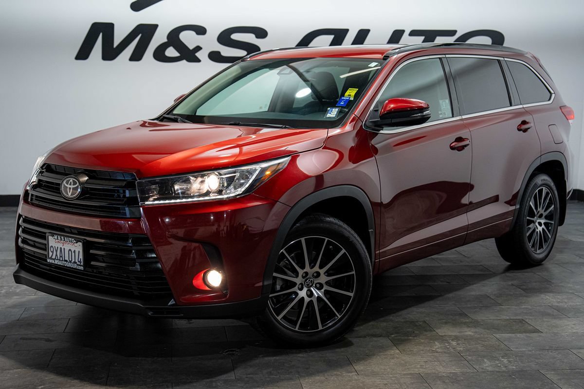 Used 2018 Toyota Highlander SE AWD/4WD image 25