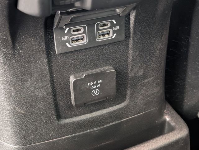 Used 2025 Jeep Wrangler Unlimited Sahara image 24