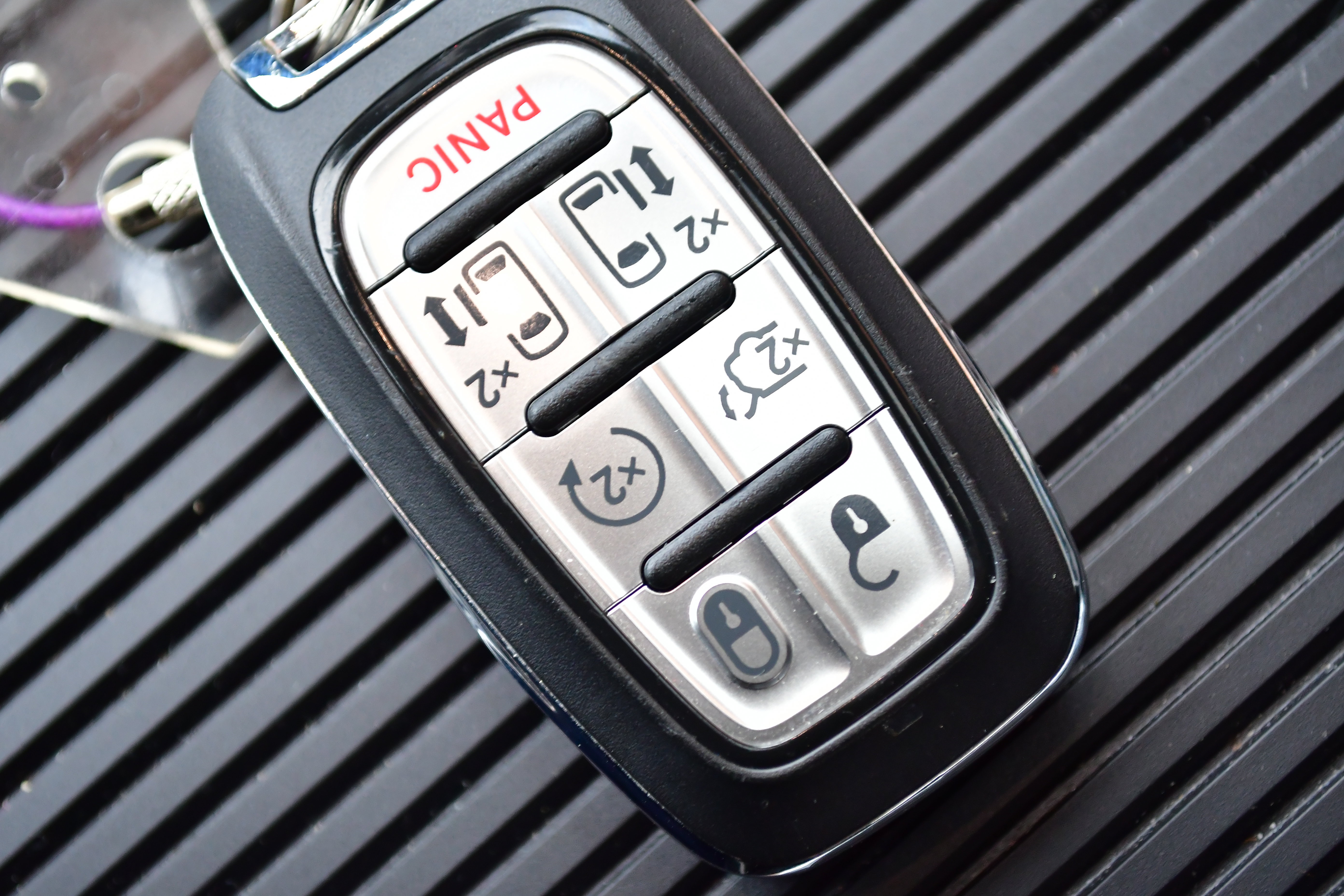 Used 2023 Chrysler Pacifica Limited FWD image 34