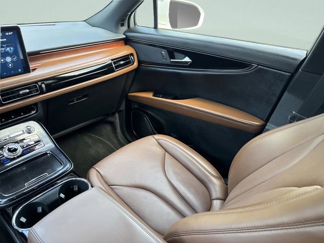 Certified 2023 Lincoln Nautilus Reserve image 27