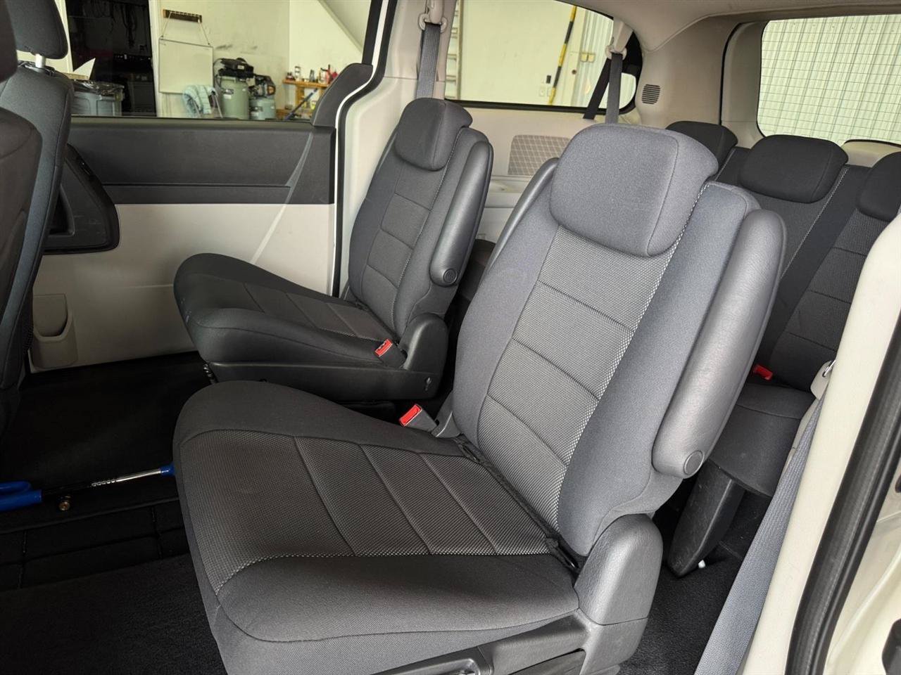 Used 2009 Dodge Grand Caravan SE w/ Climate Group FWD image 8