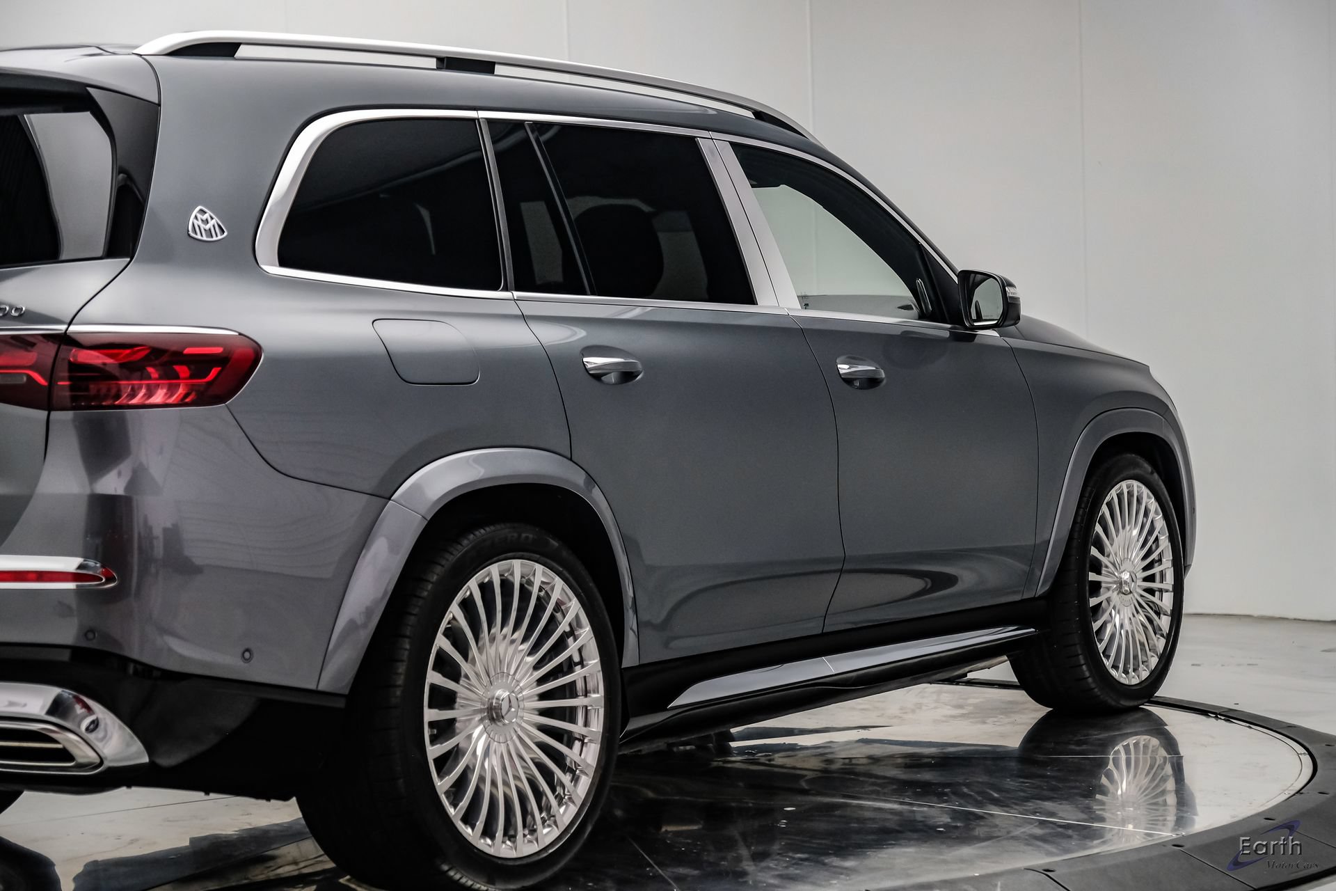 Used 2024 Mercedes-Benz Maybach GLS 600 4MATIC image 24