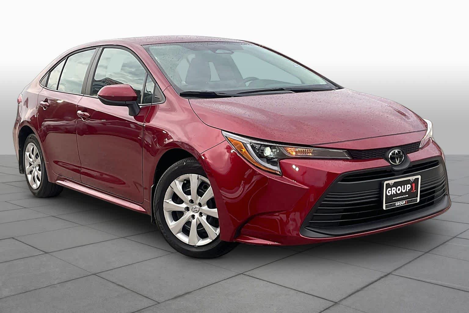 Used 2026 Toyota Corolla LE FWD image 3
