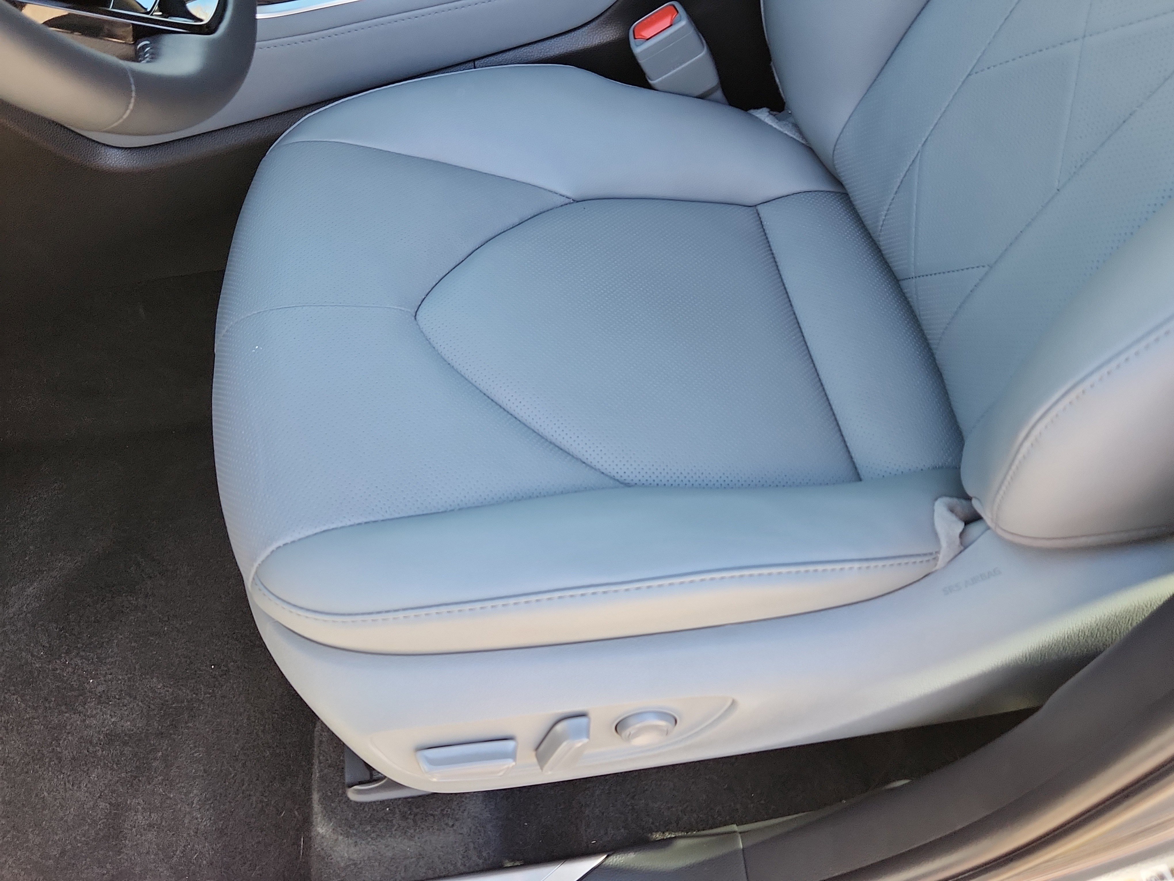 Certified 2026 Toyota Highlander Platinum image 7