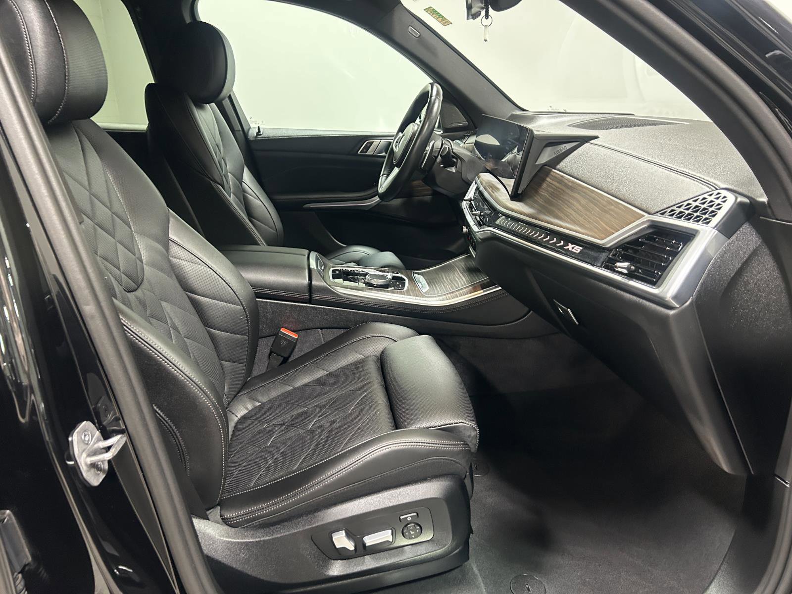 Certified 2024 BMW X5 xDrive40i w/ M Sport Package image 20