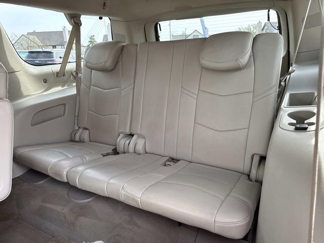 Used 2015 Cadillac Escalade ESV Luxury image 13