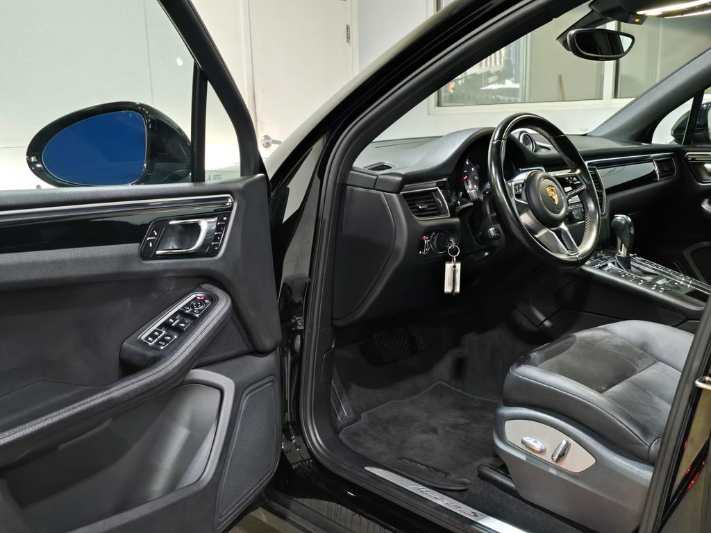 Used 2016 Porsche Macan S image 22