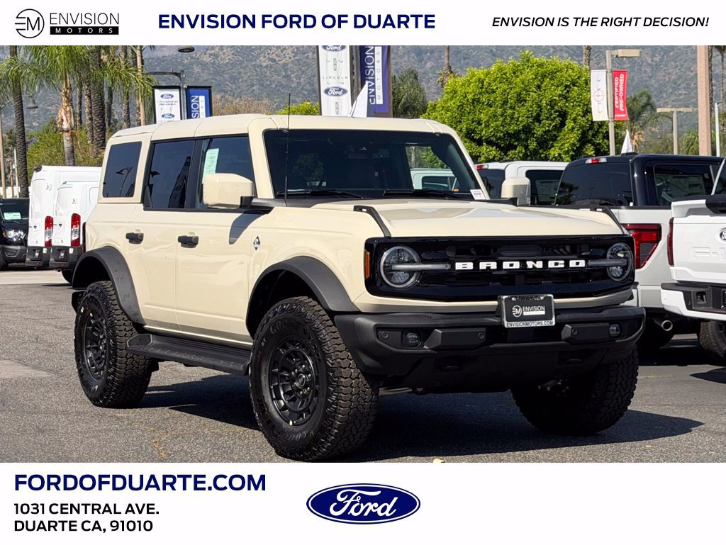 New 2026 Ford Bronco Outer Banks w/ Sasquatch Package AWD/4WD image 1
