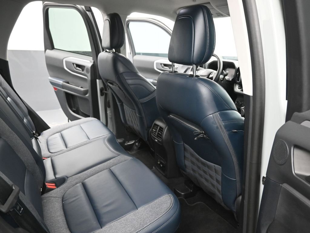 Used 2023 Ford Bronco Sport Outer Banks w/ Tech Package image 12