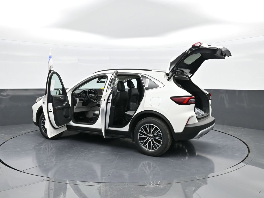 New 2025 Ford Escape SE image 50