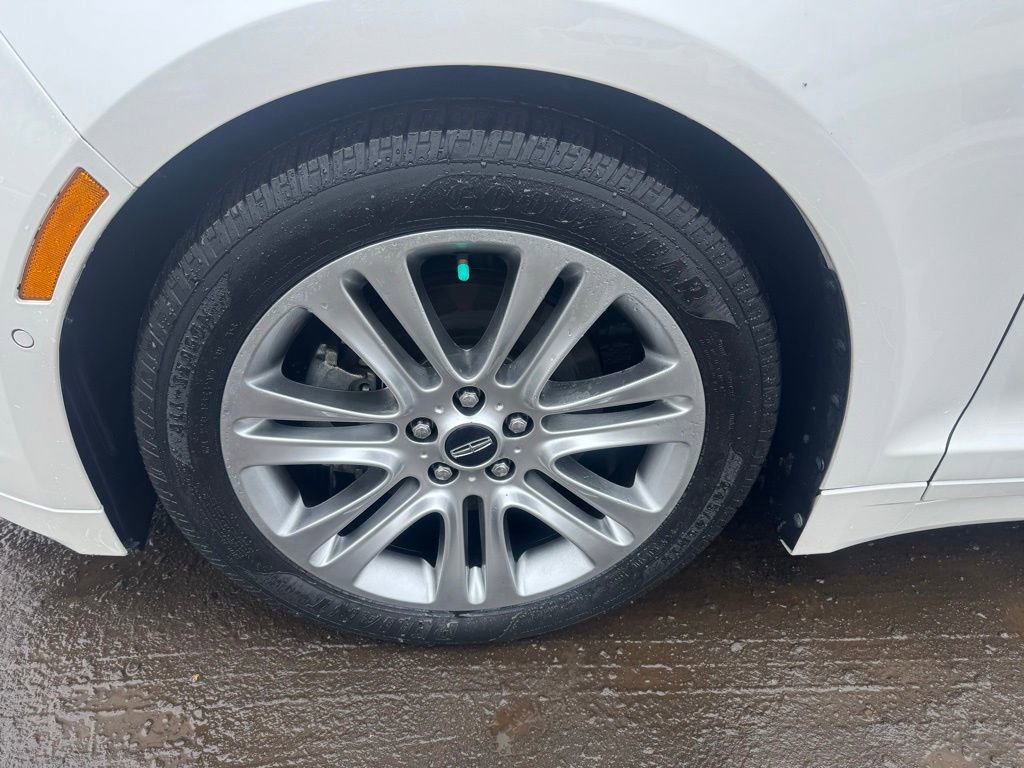 Used 2014 Lincoln MKZ w/ Equipment Group 102A Reserve image 21