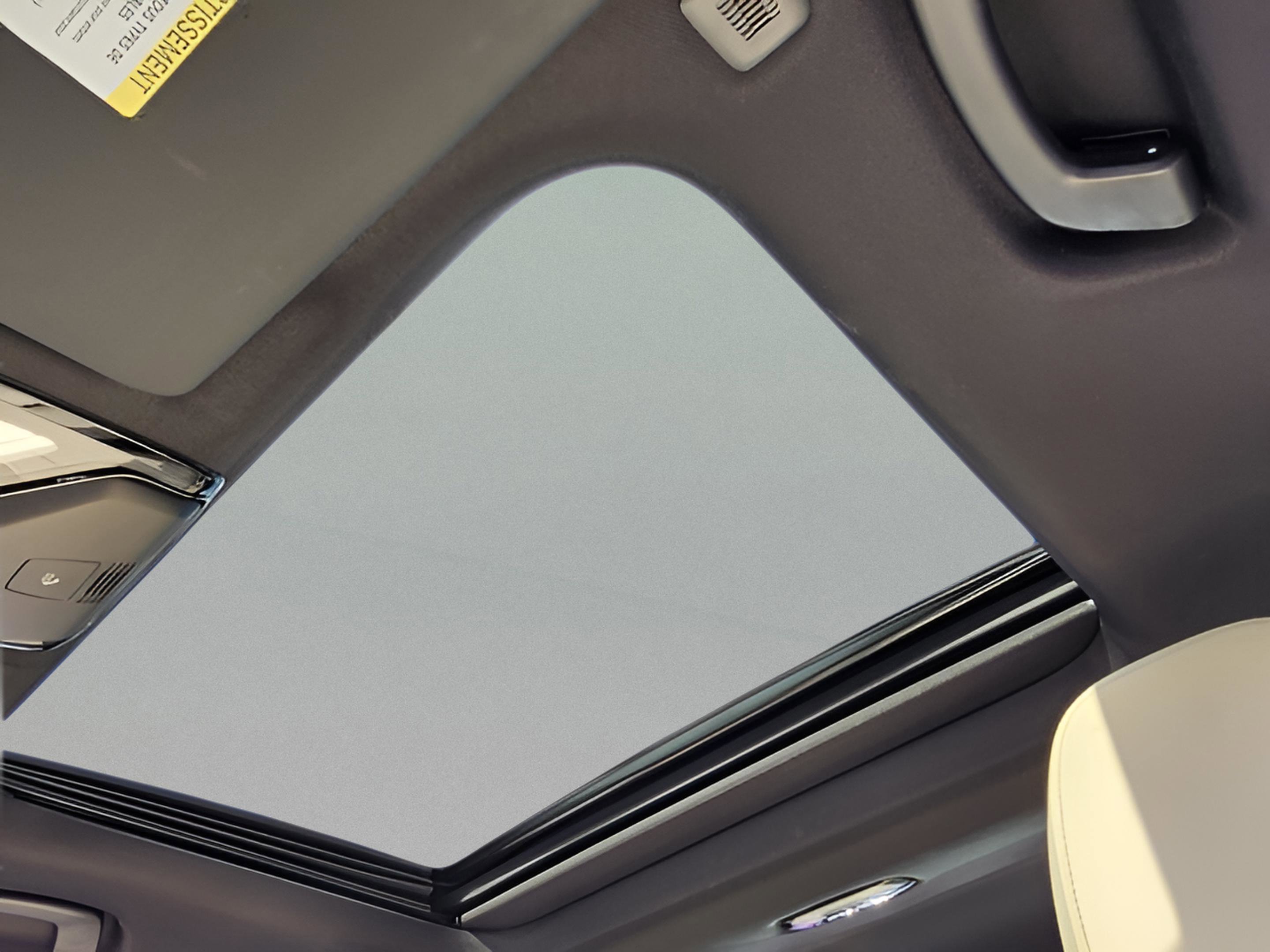 Certified 2025 BMW 330i Sedan w/ Premium Package image 28